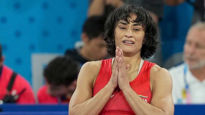 AlMLPARTY's tweet photo. @Phogat_Vinesh 
இந்திய மல்யுத்த வீராங்கனை மதிப்பிற்குரிய வினேஷ் ���ோகத் அவர்கள் 2024 பாரிஸ��� ஒலிம்பிக் போட்டியின் இறுதி சுற்றில் இருந்து தகுதி நீக்கம் செய்யப்பட்டதை கண்டித்து நம் கண்ண்ணியத்திற்குரிய #தேசிய_தலைவர்_கணனியத்திற்குரிய_ஆன்மீக_குரு_ஹழ்ரத் அ சாதிக் பாட்ஷா பாவா MSc., https://t.co/9v7IStMJil