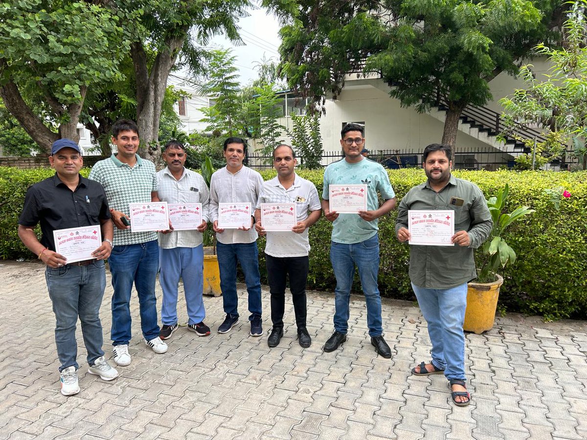 On 20th day of the #NHMstrike,employees took a powerful stand by #Donatingblood as a form of #protest,emphasizing their demand for #Regularization.Their dedication and commitment to cause cannot be ignored.#NHMStrike #RegularizationNow #Solidarity <a href="/cmohry/">CMO Haryana</a> <a href="/NayabSainiBJP/">Nayab Saini</a> <a href="/ANI/">ANI</a>