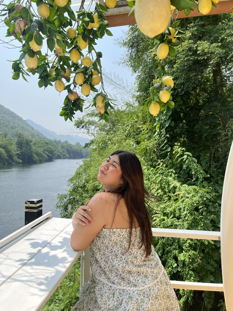 sayhimi124's tweet photo. Raft Dara Cafe 🍋-Kanchanaburi https://t.co/bYoAPtY6gV