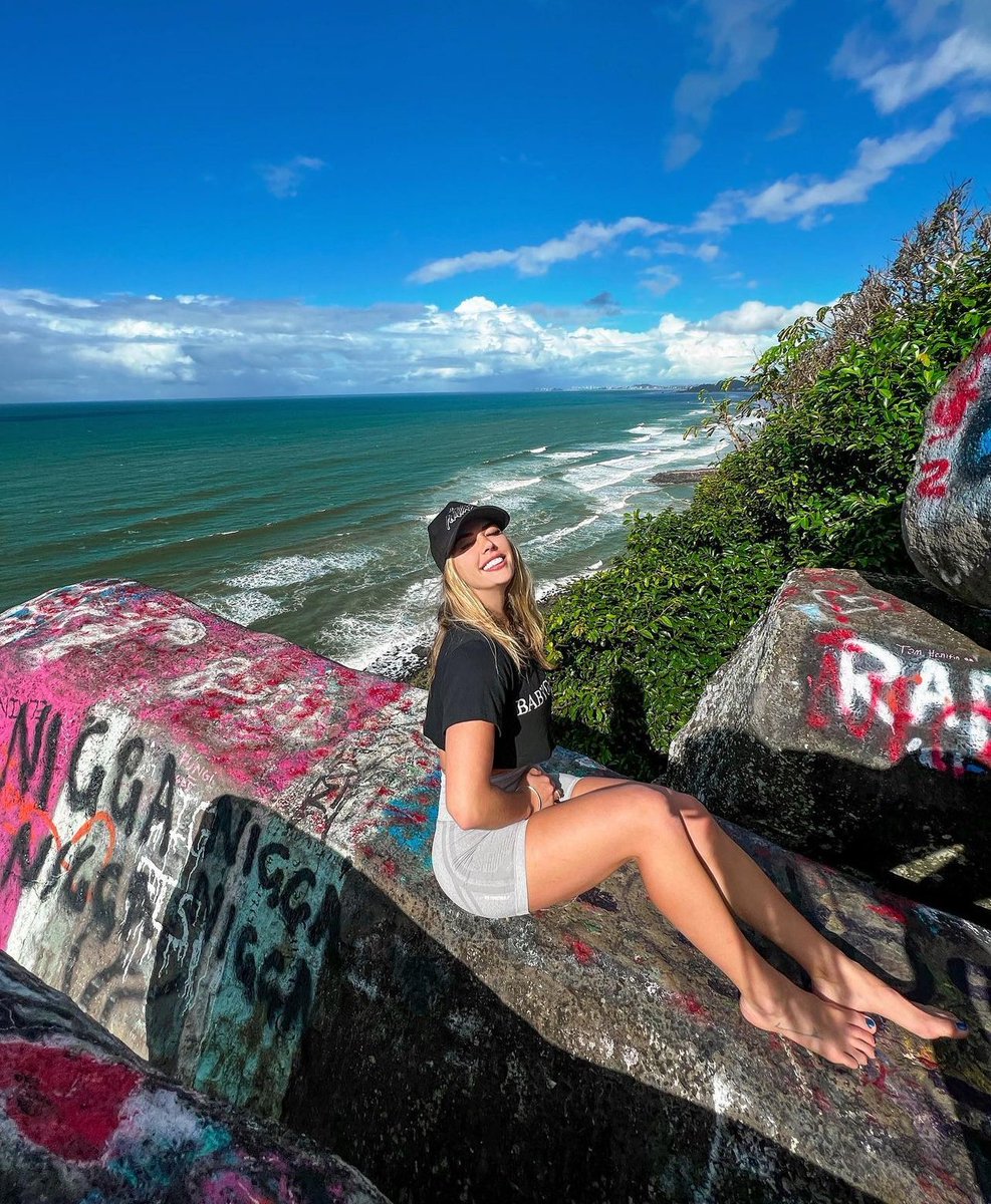 shelbybilby's tweet photo. Cock rock 😝 IYKYK 🙊 Would you climb up here with me? #GoldCoast #CockRock #Explore https://t.co/HE9tbz1orU