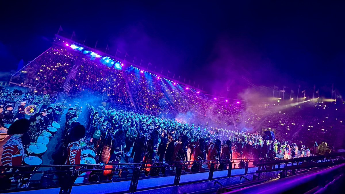 MarkColledge92's tweet image. Fantastic night at the Edinburgh military tattoo 🎺👏