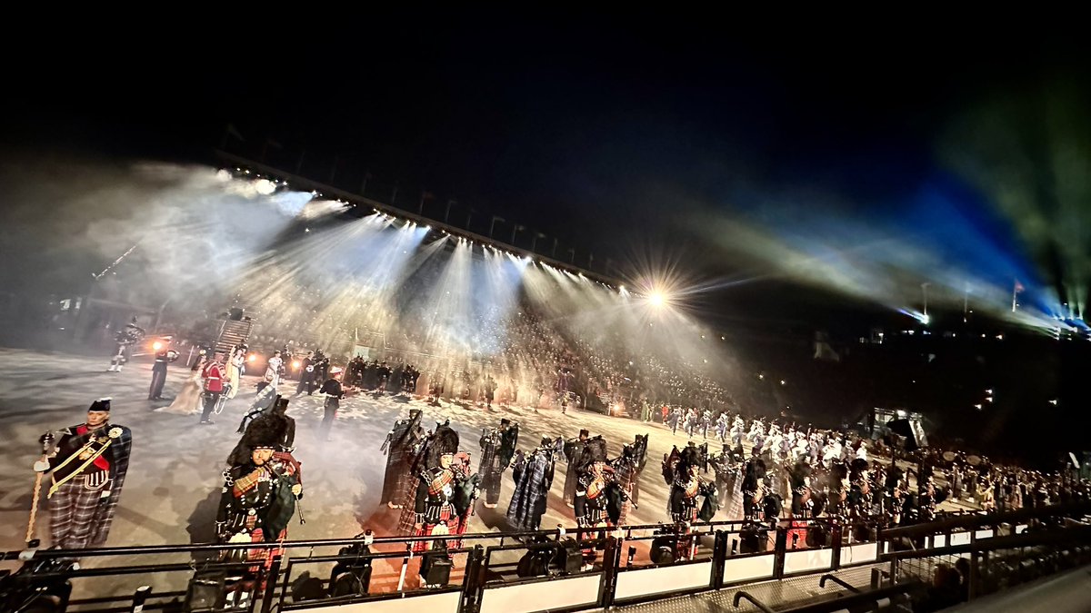 MarkColledge92's tweet image. Fantastic night at the Edinburgh military tattoo 🎺👏