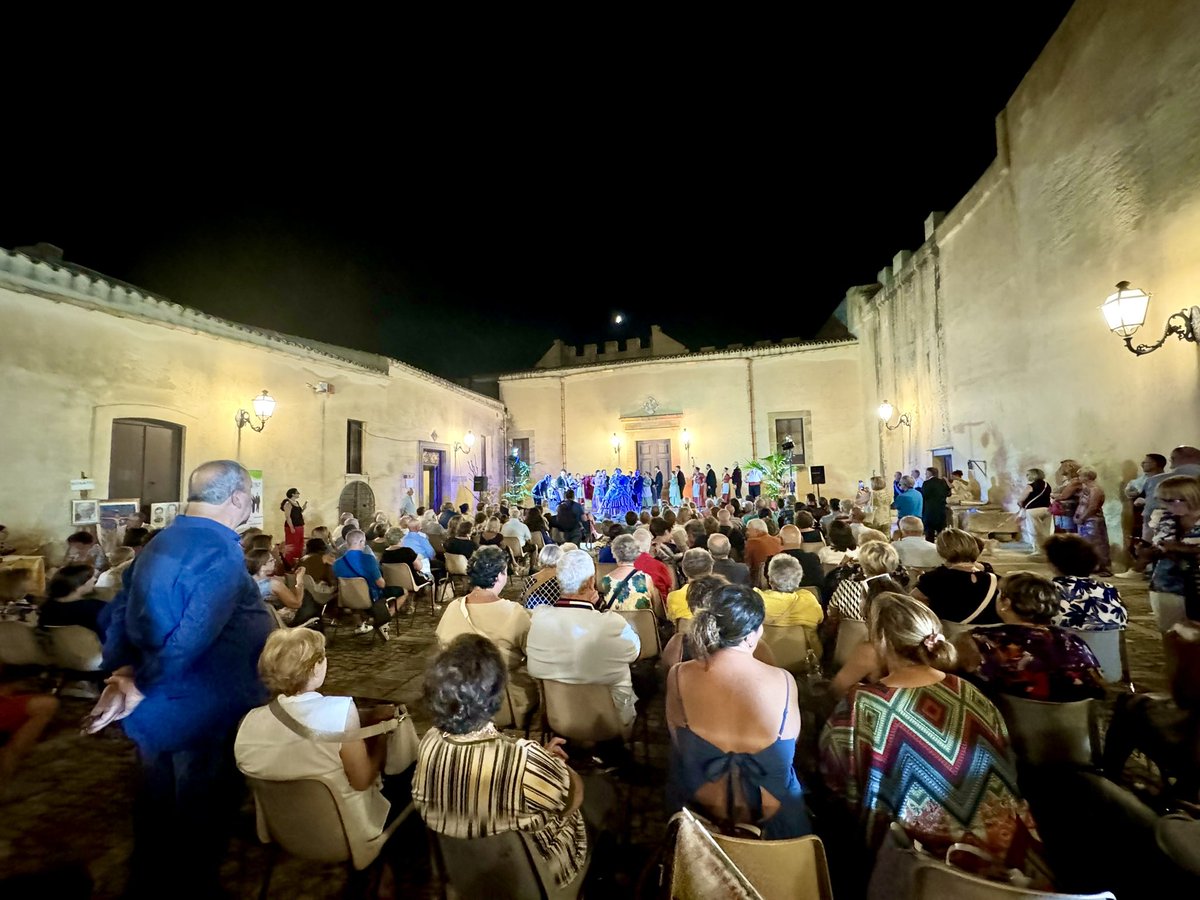 grifeo's tweet photo. Video-immagini a #Castello #Grifeo di #Partanna per XVII edizione Festa dell’Emigrante fra storie, canti, tradizioni, piatti tipici della cucina siciliana, rumena e tunisina. Pro Loco Partanna APS e Società Concordia Partanna di New York
#castellogrifeo #Sicily #Sicilia https://t.co/H1Y6IWGjx2