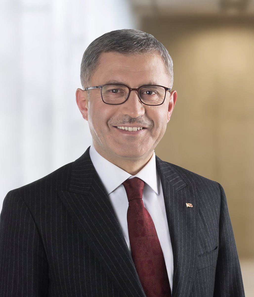 solcugazete's tweet photo. Üsküdar Belediye Başkanı Sinem Dedetaş, eski AKP'li başkan Hilmi Türkmen hakkında "görevi kötüye kullanmak" ve "edimin ifasına fesat karıştırma" suçlamasıyla suç duyurusunda bulundu. https://t.co/AxOVdKm8TX
