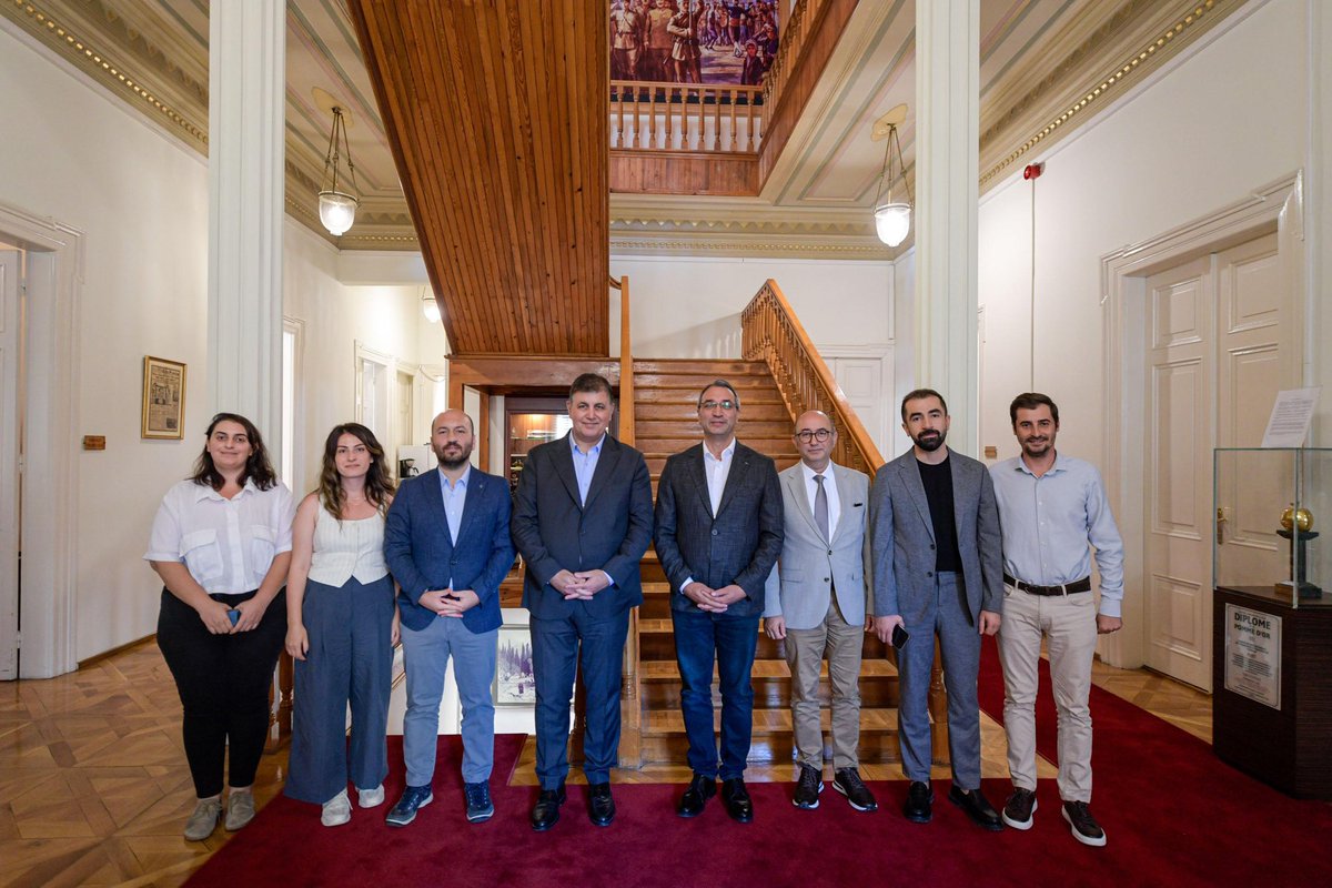 drcemiltugay's tweet photo. İstanbul Büyükşehir Belediyesi Genel Sekreter Yardımcısı ve Tarihi Kentler Birliği Genel Sekreterimiz Sayın Mahir Polat ve çalışma ekibi ile birlikte Basmane, Kadifekale, Kemeraltı bölgelerimizde incelemelerde bulunduk. Kentimize yeniden kazandırmayı amaçladığımız Yıldız Sineması ve Tarihi Bıçakçı Han gibi mekanları yerinde ziyaret ederek yapılabilecek çalışmalar üzerine fikir alışverişinde bulunduk. 

Kentimizin kültürel mirasını korumak ve yenilikçi projeler yürütmek için çalışmaya devam edeceğiz.