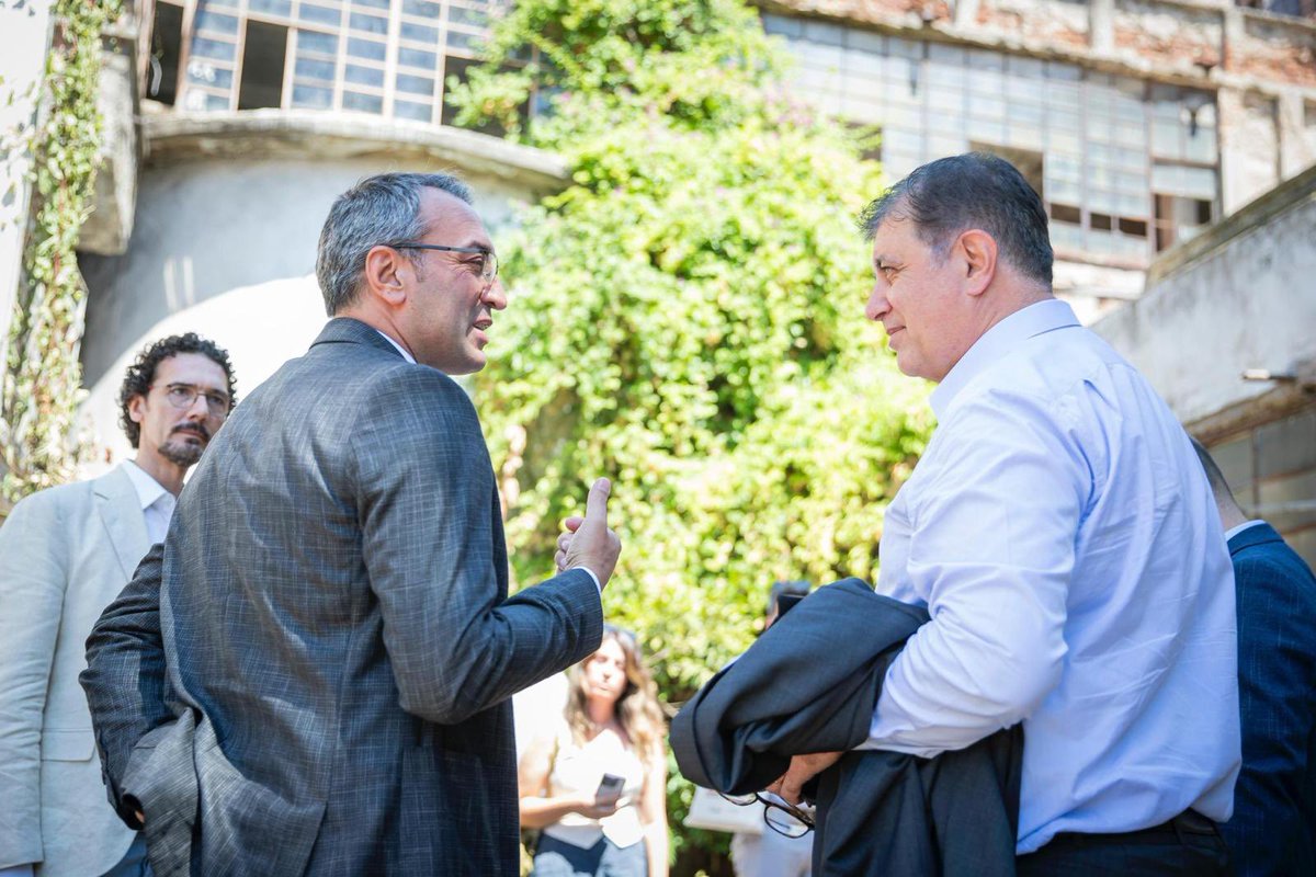 drcemiltugay's tweet photo. İstanbul Büyükşehir Belediyesi Genel Sekreter Yardımcısı ve Tarihi Kentler Birliği Genel Sekreterimiz Sayın Mahir Polat ve çalışma ekibi ile birlikte Basmane, Kadifekale, Kemeraltı bölgelerimizde incelemelerde bulunduk. Kentimize yeniden kazandırmayı amaçladığımız Yıldız Sineması ve Tarihi Bıçakçı Han gibi mekanları yerinde ziyaret ederek yapılabilecek çalışmalar üzerine fikir alışverişinde bulunduk. 

Kentimizin kültürel mirasını korumak ve yenilikçi projeler yürütmek için çalışmaya devam edeceğiz.