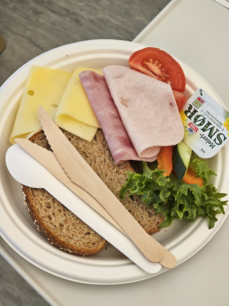 Et_smartere_liv's tweet image. #Frokost. Servert av nydelige Amanuel ♥

Glad det ble litt rekkevidde på dette her! Posten går rett til ledelsen etter utsjekk.

Fine folk må få høre det 🙏

Også vært i kontakt med mange andre som nedbrutt teflonhjerne dessverre ikke har fått med seg.

Håper ledelsen vet hvem