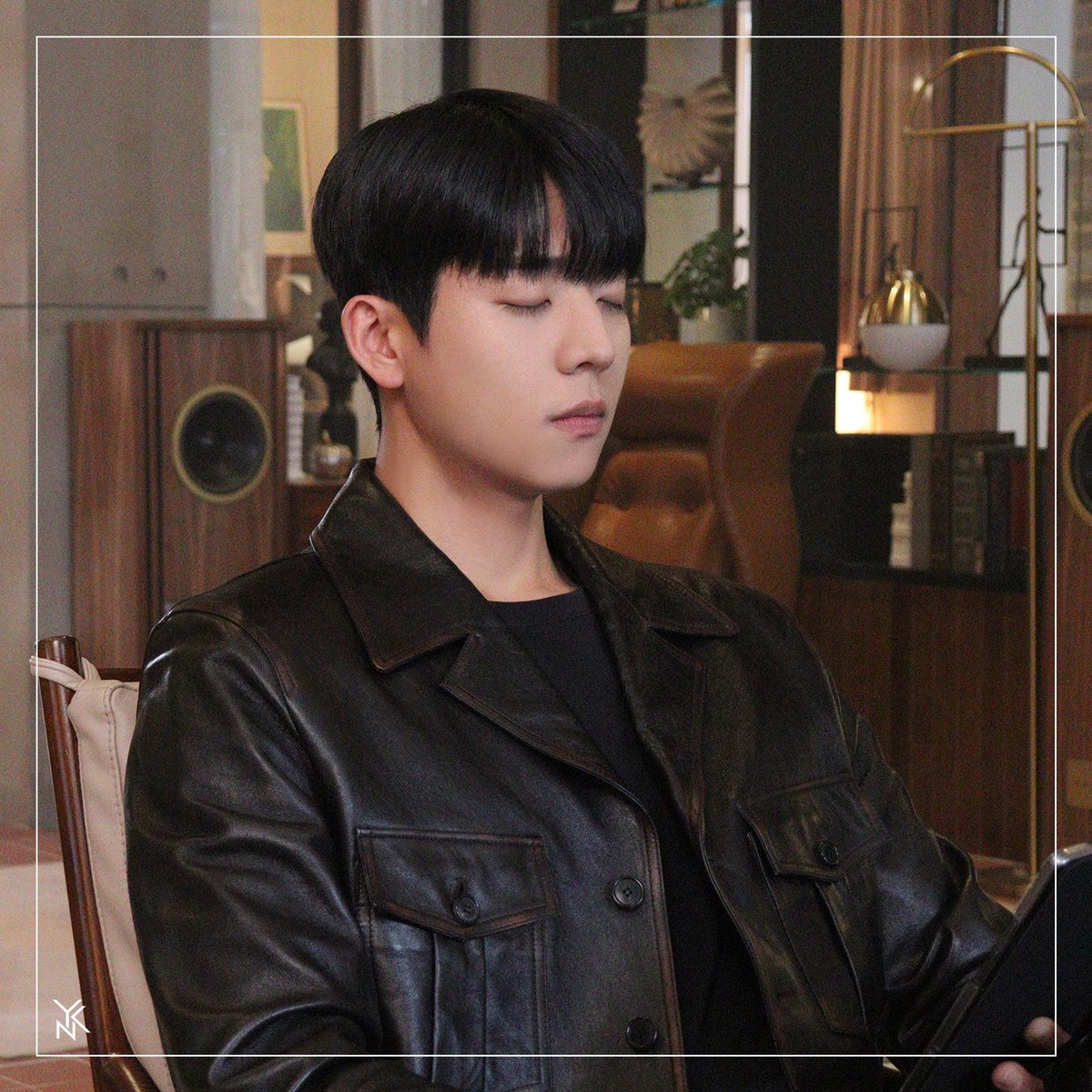 YNKentofficial's tweet image. [📝] #와엔케POST 
#채종협 #우연일까 

야, 강후영!
하고 이름을 부르면
다음 주에도 &amp;lt;우연일까?&amp;gt;가 돌아올까요…?🥺

이대로 후영이를 보내줄 수 없어💦
&amp;lt;우연일까?&amp;gt;의 마지막 비하인드 포스트
지금 바로 만나보시죠🥺

🔗 naver.me/xDJKvWRO

#ChaeJongHyeop #チェジョンヒョプ…