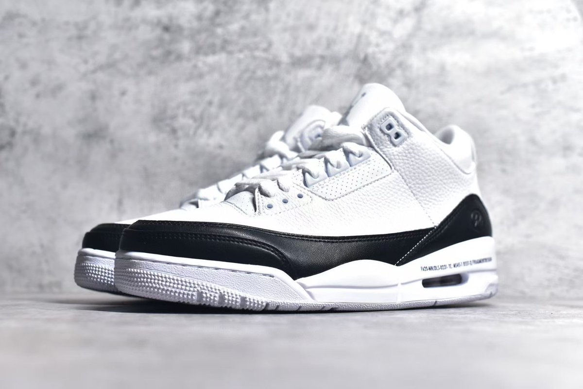 OFB686868's tweet photo. 🚀#秒杀💰450‼️ 
市场最强性价比诞生 纯原大厂支线产品 Air Jordan AJ3 Retro 知名LW纯原支线出品 原纸板楦头开发 定制优质皮料 完美鞋型匹配公司货 正确TPU鞋舌锁扣 最新原厂底模 大底卡色咬花完美 鞋柜必备鞋款 终端现货供应 
尺码：40 - 48.5

详情及其他欢迎➕V(Gideonh98) https://t.co/rYZgcUa1oC