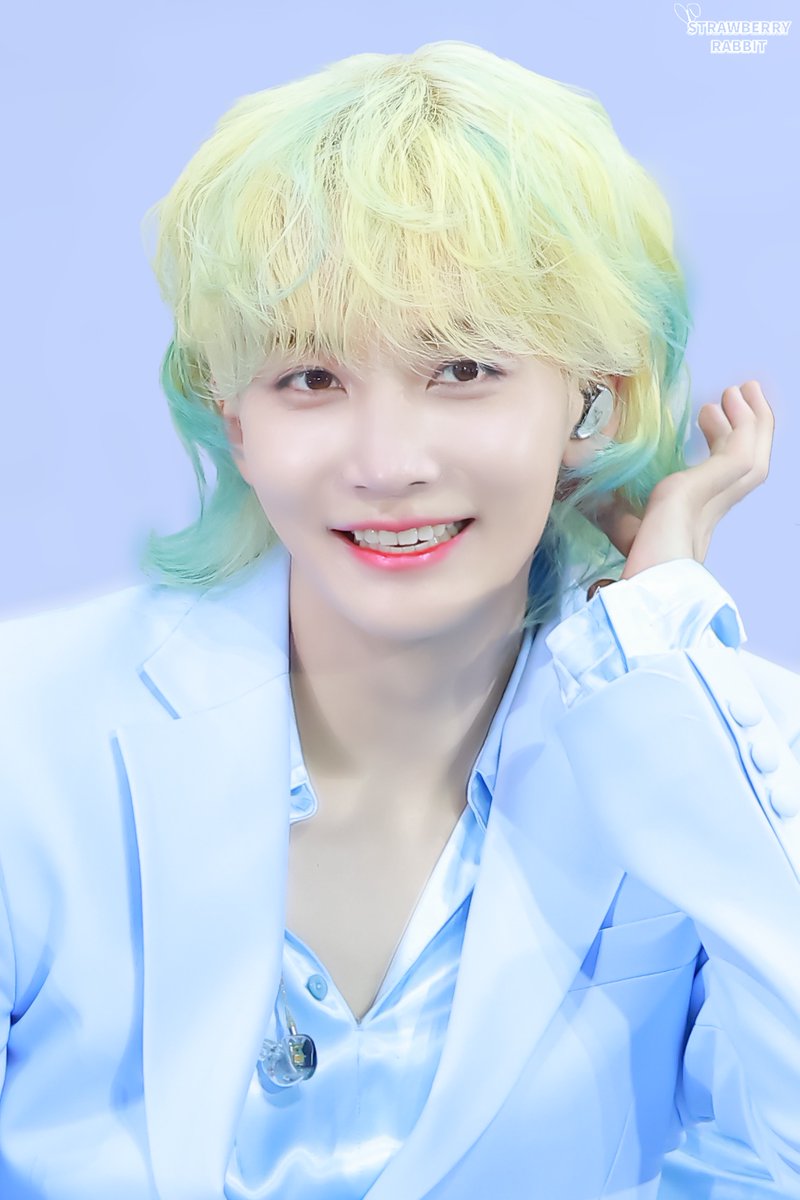 strabbit104's tweet photo. 240724  CARAT LAND 

#ジョンハン #JEONGHAN
#윤정한 #정한
#세븐틴 #SEVENTEEN https://t.co/bYus4UwedZ