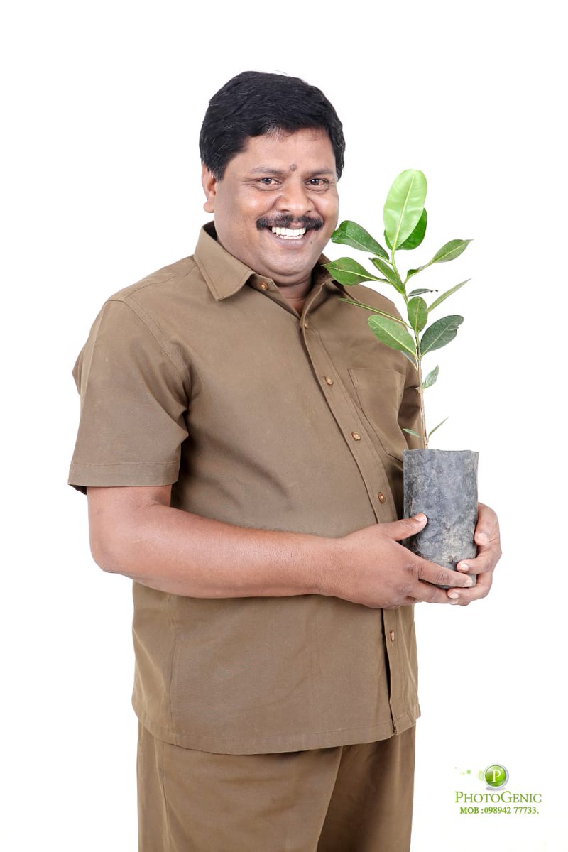 Pari8889's tweet photo. பல லட்சக்கணக்கான மரக்கன்றுகளை நட்டு வளர்த்து பசுமை புரட்சி சாதனை செய்த கோவை மண்டலம் மருதமலை கிளையில் நடத்துனராக பணியாற்றி வரும் லோகநாதனை குடியரசுத் தலைவர் நேரில் அழைத்து கௌரவப்படுத்த உள்ளனர்.@CollectorCbe @NewsTamilTV24x7 https://t.co/SYjXuHsukg