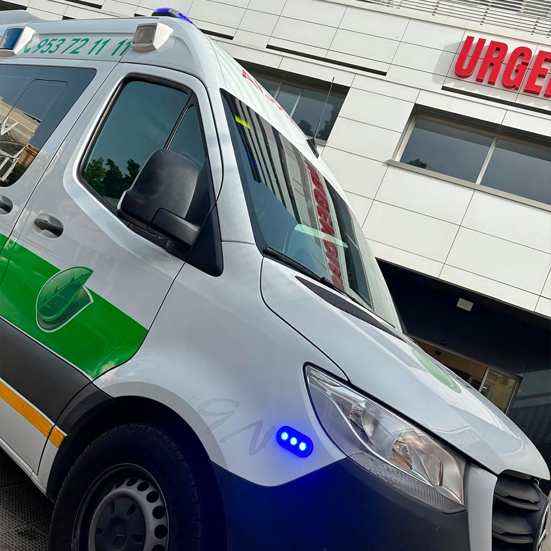 🚑 ¿Necesitas un traslado médico confiable y seguro? 🛡

Te ofrecemos un servicio de transporte sanitario excepcional, con ambulancias equipadas según las normativas más estrictas⛑️y un personal altamente cualificado 💪

¡Tu salud y bienestar están en buenas manos con nosotros!💙