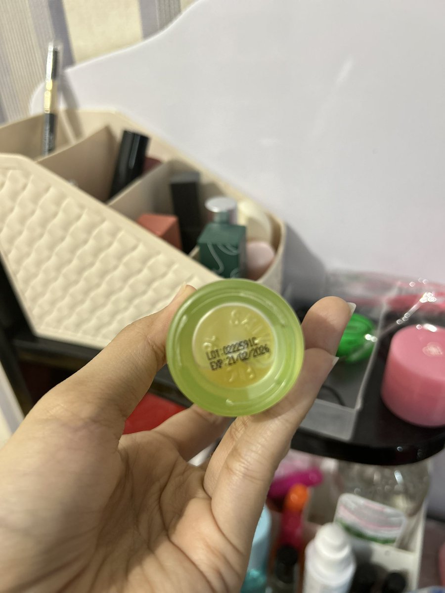 enhelloty's tweet image. Hai bantu like/RT nya ya
Wts serum skintific

Aku jual serum skintific hijau (anti acne serum) belum ada ku pake karna aku emang nggak pake serum ini, aku belinya berpaket kemaren biar murce

50k ajaa bisa shopee

Tag : wts wtb skincare skintific anti acne