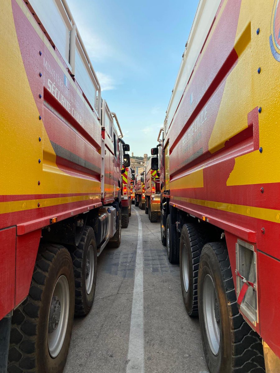 armeedeterre's tweet image. Déjà dans le feu de l&apos;action pour nos 90 sapeurs-sauveteurs des @uiisc1 et @Uiisc7 🫡 dans la région d&apos;Athènes !

Déployés avec 31 véhicules d&apos;intervention dès ce mardi, ils auront pour mission de prêter main-forte dans la lutte contre les incendies 🔥🚒
#ToujoursEtPartout 🇫🇷🤝🇬🇷