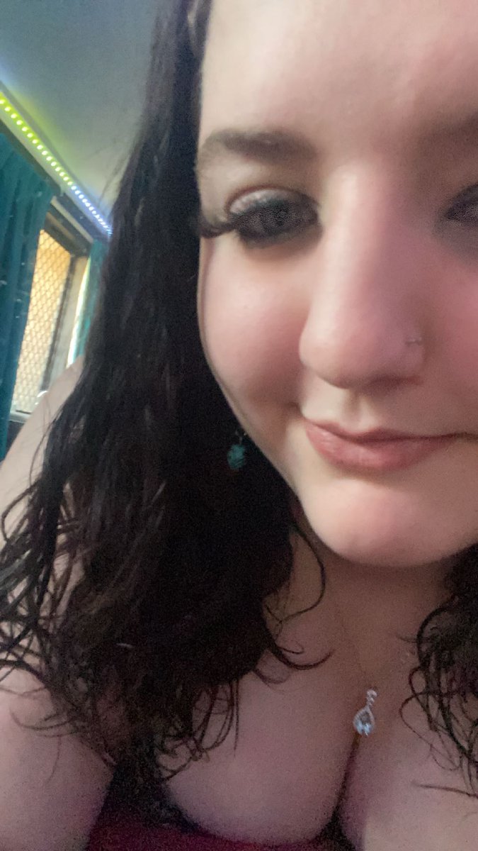GODDESS LOOKING TO BE SPOILED 

paypig paypigaus findom findomaus curvy sugarbaby sugar daddy
