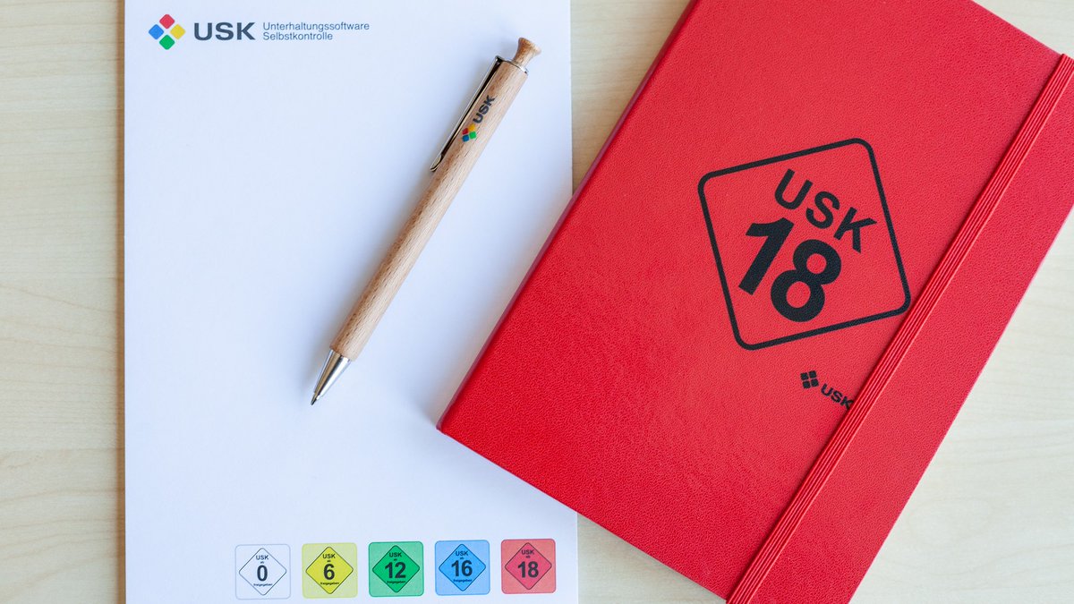 USK (@usk_de) on Twitter photo 📢#JobAlert: Wir suchen ab sofort eine*n engagierte*n & erfahrene*n Referent*in für Presse- und Öffentlichkeitsarbeit in Vollzeit. #USK #Jobs #Games #Jugendschutz
🙌Teilen, weitersagen oder selbst bewerben unter jobs@usk.de! Bewerbungsschluss: 22.9.
👉usk.de/referentin-pre… 📢#JobAlert: Wir suchen ab sofort eine*n engagierte*n & erfahrene*n Referent*in für Presse- und Öffentlichkeitsarbeit in Vollzeit. #USK #Jobs #Games #Jugendschutz
🙌Teilen, weitersagen oder selbst bewerben unter jobs@usk.de! Bewerbungsschluss: 22.9.
👉usk.de/referentin-pre…
