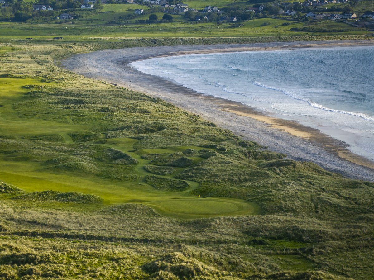 Ballyliffin's tweet photo. Grab your clubs and join us at Ballyliffin for a round of golf before summer slips away! The stunning ocean views, immaculate fairways and greens are calling your name.  🏌️‍♂️☀️ 
Book here https://t.co/ifotLkfHPQ #Ballyliffin #GolfParadise #TeeOffTime https://t.co/91ZPNqPPTV