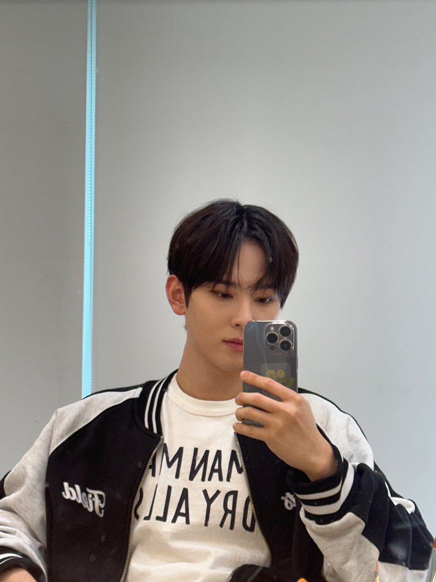 XODIAC_MEMBERS's tweet photo. [#현식]

쏘블리~~ 안뇽 👋🏻

#XODIAC #소디엑 #HYUNSIK #현식 https://t.co/PsAkR0VvwL