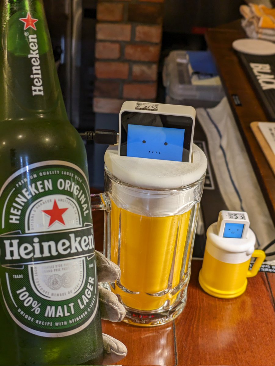 verylowfreq's tweet photo. #makersbar にて、#ビールチャン と業務開始してます! https://t.co/ihjB0RiiSH