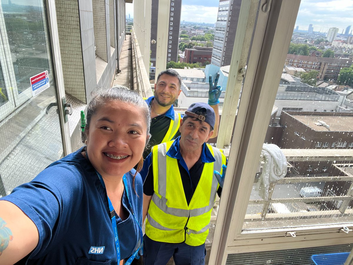 Met these hardworking gentlemen on my way to review patients and just thought this is perfect for #NursesActive #ImperialActive <a href="/ImperialPeople/">Imperial People 💙</a>