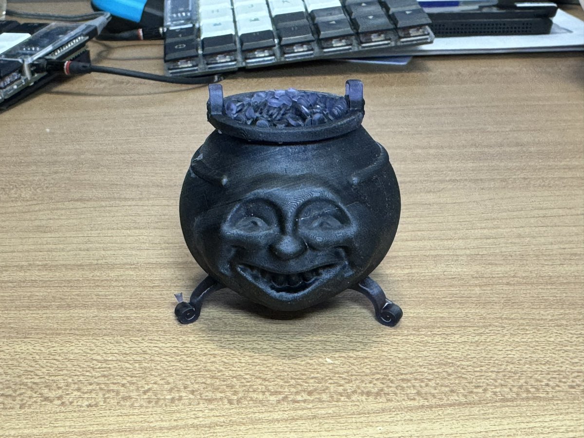 mah_digilife's tweet photo. わらうヤカンを仮出力。サイズ感ちょうど良かった。くわせてくれ #wizardry5 #wizardry https://t.co/FqzFsu3SoB