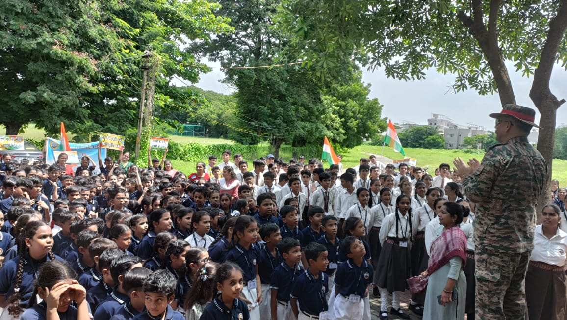 1gctrncc's tweet photo. Under 1GCTR NCC BARODA,Bharuch witnessed multifaceted events on 14 Aug which included Flagging off of Tiranga Yatra at JP College,Enrollment of NCC Cdts, Motivation talk to students &amp; interaction with institution head. The events was attended by 02 Offrs,02 ANOs and 350 NCC Cdts. https://t.co/vpfZqZEfe4