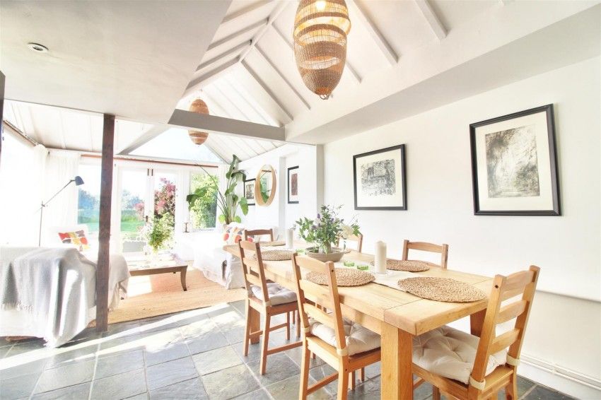 Nicholas Est Agents tweet media