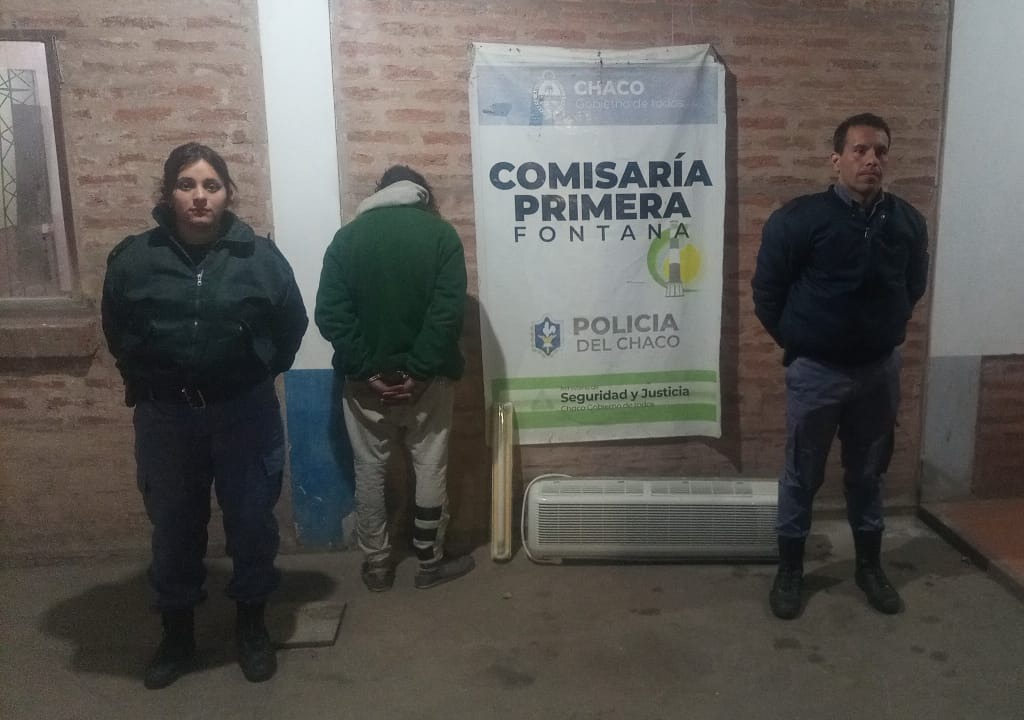 Weee 🤦🏻.. detenido al salir de una sala velatoria con un fluorescente.

Ocurrió en la madrugada del miércoles en Fontana con intervención de la Comisaría Primera.