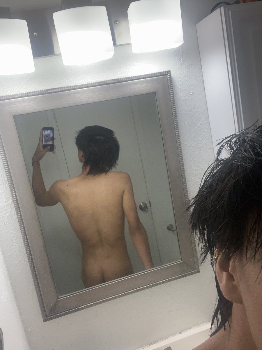 b_twinkdd's tweet photo. That feeling when u out of the shower 😮‍💨😮‍💨 https://t.co/4SbOIJyHk0