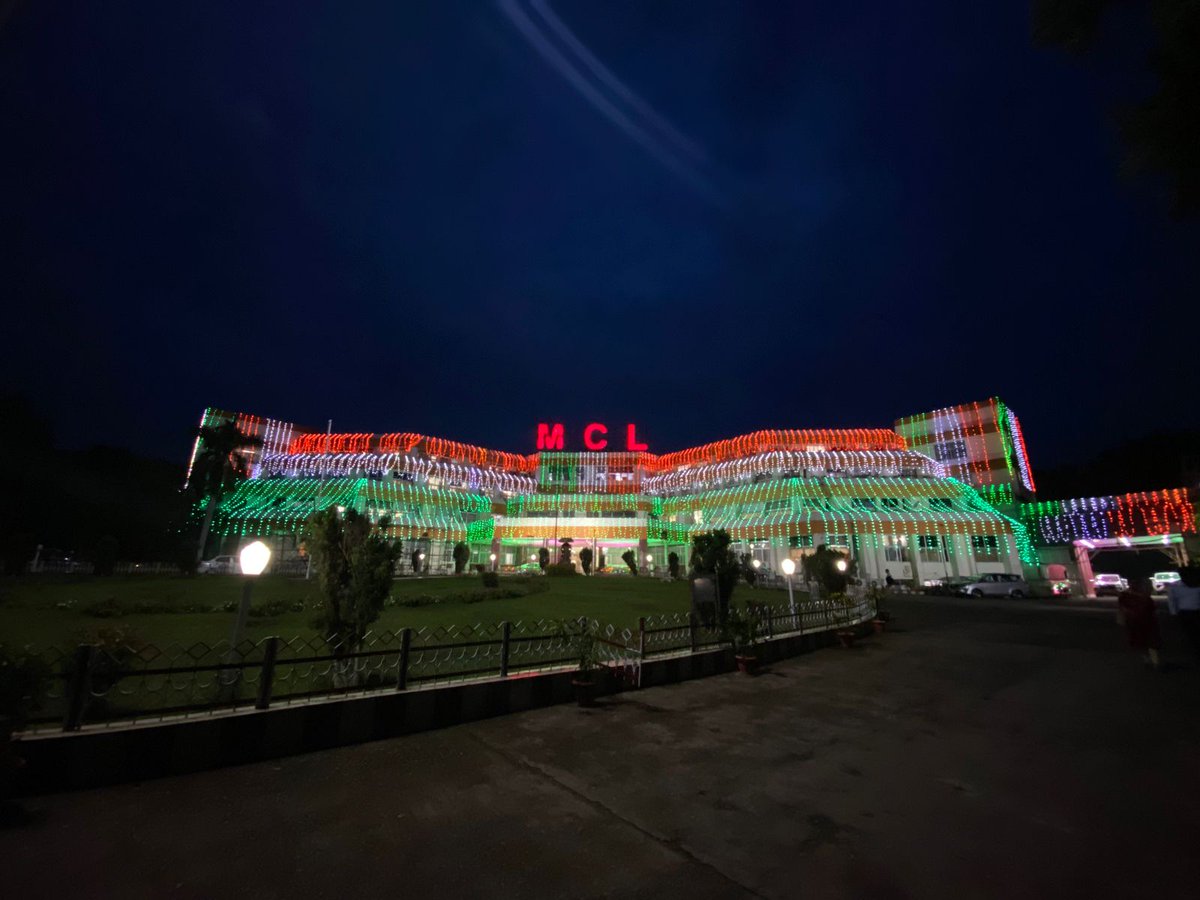 mahanadicoal's tweet photo. LIGHTING UP THE SPIRIT OF FREEDOM 🇮🇳

@mahanadicoal (MCL) HQs at Sambalpur #Odisha shines bright in the Tricolour as we celebrate the 78th Independence Day, 2024. 
Proudly illuminating the essence of our nation’s unity and strength! 
#IndependenceDay #Tricolour #MyMCL #IndiaAt78 #ProudCoalIndian #Coal #HarGharTiranga  

@MinOfCultureGoI @CoalIndiaHQ @CoalMinistry