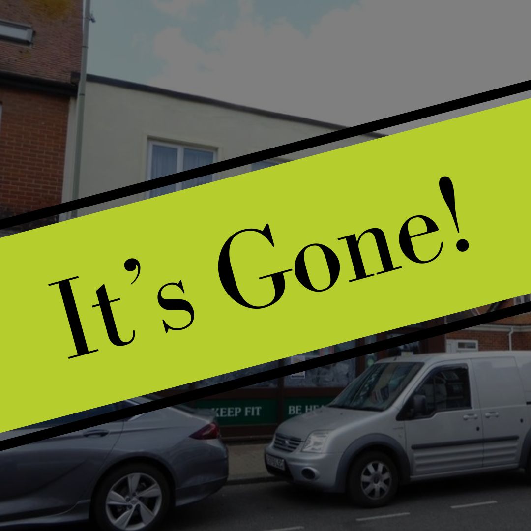 Trafalgarpc's tweet photo. It's Gone!

We’re thrilled to announce that 135 High Street,
Lee-on-Solent, has officially been taken by Raw Pet
Food Pantry &amp; Groomers! 🎉 They’re relocating from
their previous premises and bringing their top-notch
pet care services to this prime High Street location. https://t.co/Nw5kEs6zZA