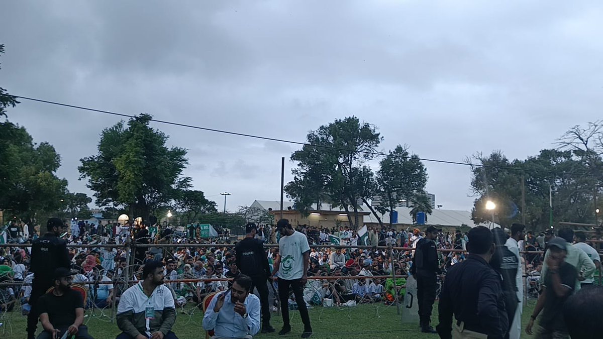 famflys's tweet photo. عوامی گورنر نے عوام کی دل جیت لیے ہیں اور انہوں نے کراچی میں جشن آزادی کی بھرپور تقریب منعقد کی ہے جس میں قومی ہیرو کو سراہا جائے گا اور ارشد ندیم کو خصوصی نام بھی دیا جائے گا
#چلو_چلو_گورنر_ہاؤس_چلو https://t.co/Ddf0HE4wML
