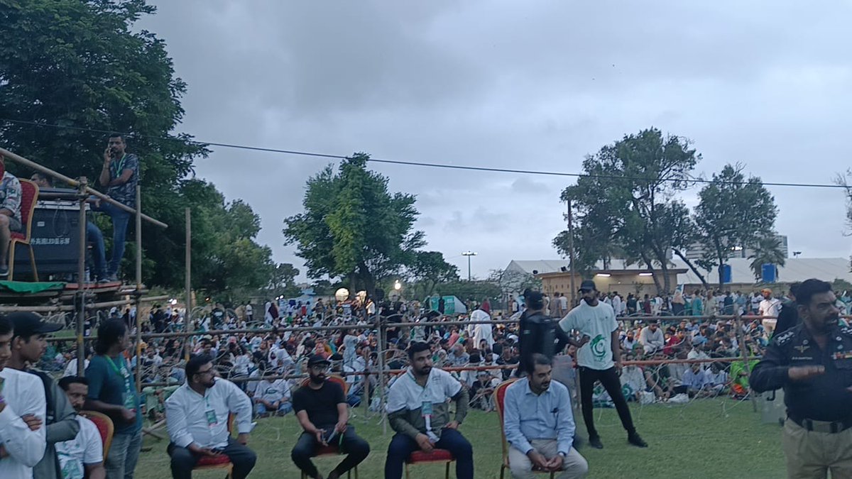 famflys's tweet photo. عوامی گورنر نے عوام کی دل جیت لیے ہیں اور انہوں نے کراچی میں جشن آزادی کی بھرپور تقریب منعقد کی ہے جس میں قومی ہیرو کو سراہا جائے گا اور ارشد ندیم کو خصوصی نام بھی دیا جائے گا
#چلو_چلو_گورنر_ہاؤس_چلو https://t.co/Ddf0HE4wML