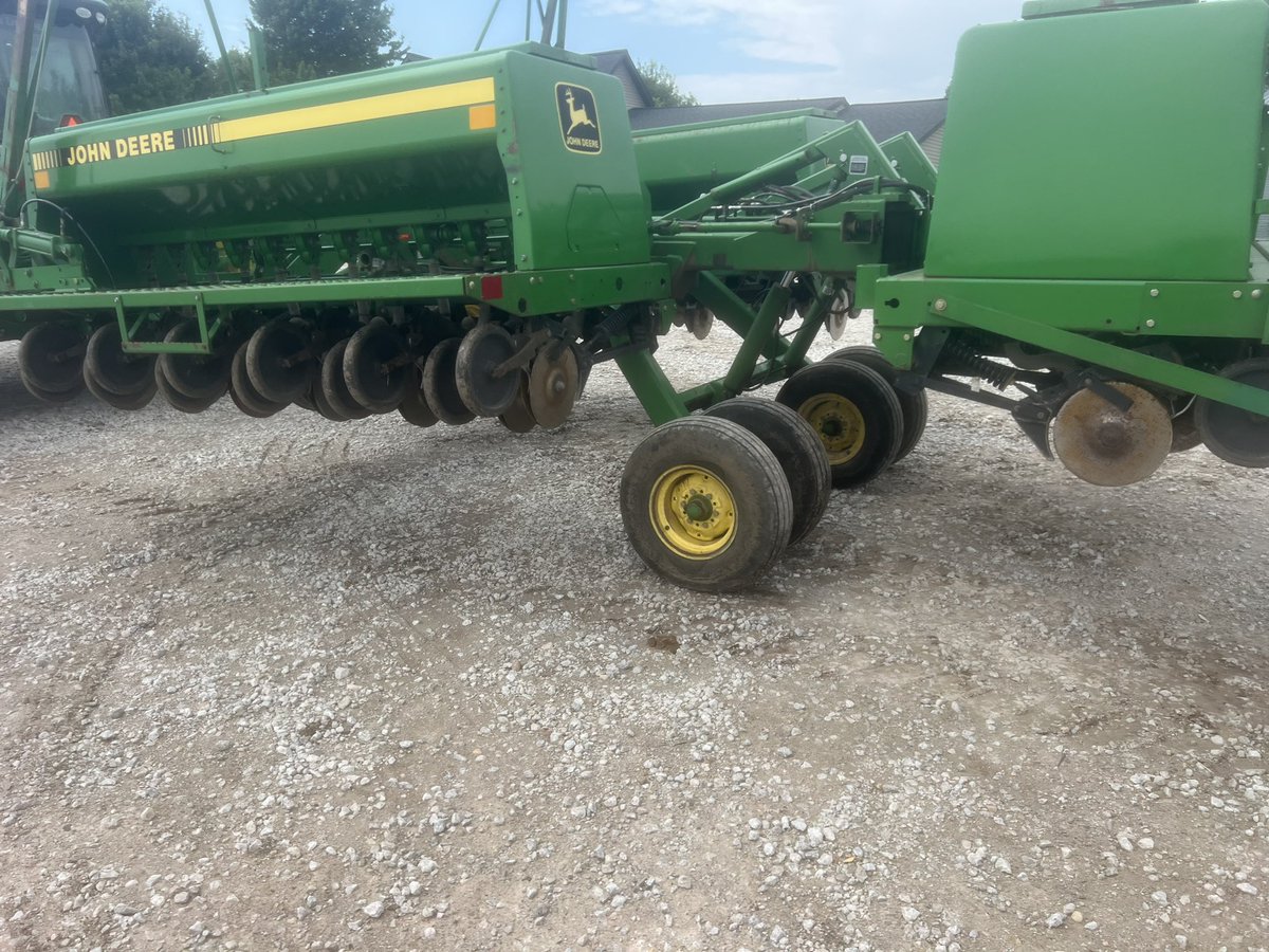 3bImplement's tweet photo. John Deere 455 Grain Drill, 30’ wide, 10” spacing! Ready for fall cover crop! 14,500$  402-920-0675 https://t.co/gKqtHu4azD