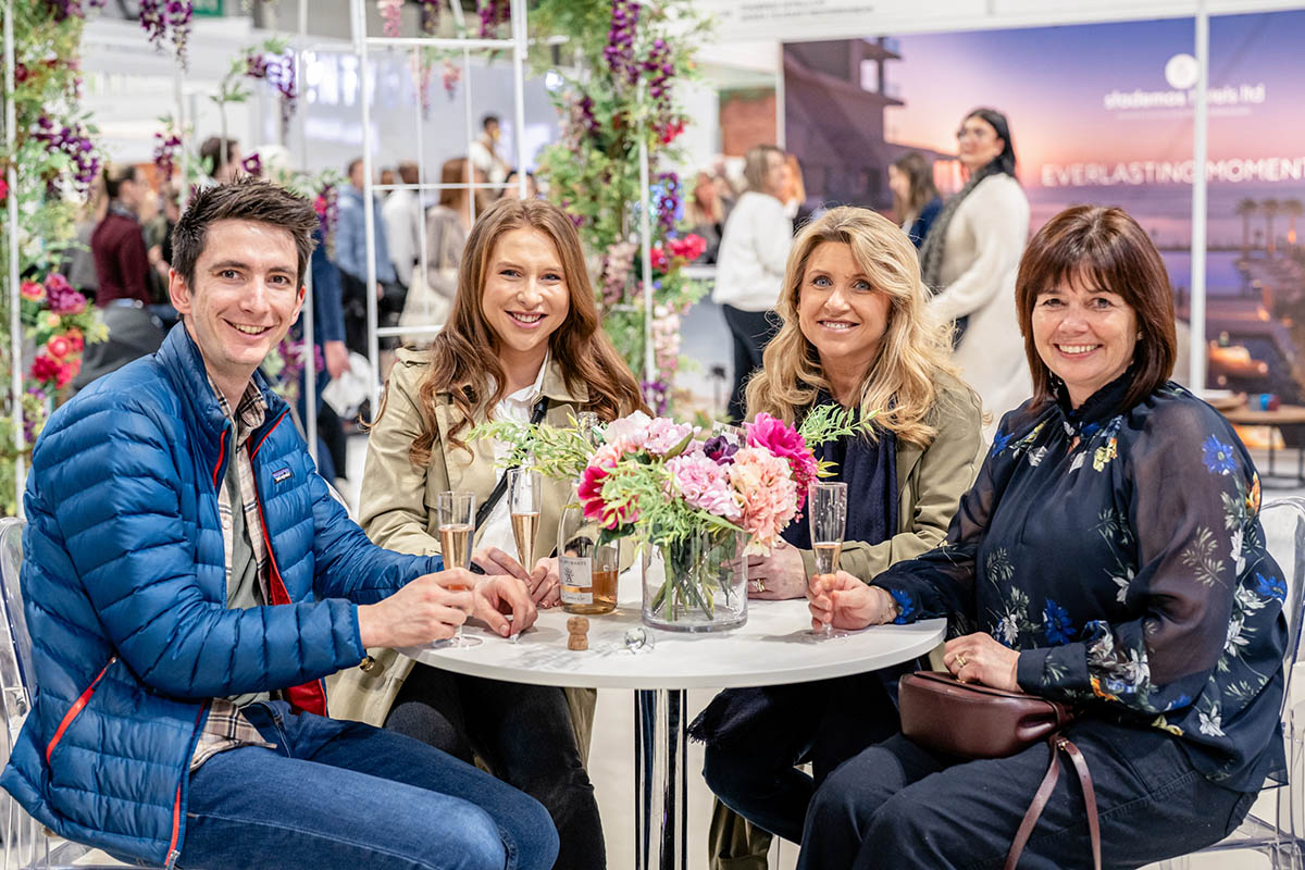 Time is running out to save on VIP Tickets to The National Wedding Shows @ The NEC Birmingham and ExCeL London - if you book now you can save £12.50 per VIP Ticket!
We recommend going to the show as a VIP! Find out more and get your tickets here  - ukbride.co.uk/national-weddi…