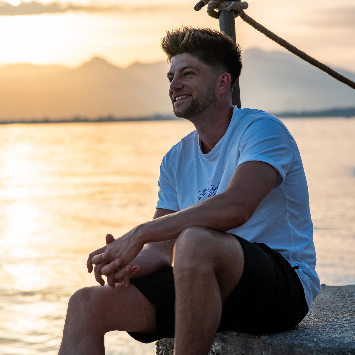 The law of the universe states that everything in our lives is interconnected and that we are all part of a larger whole. This means that our thoughts, emotions, and actions have an impact on the world around us, and that we have the power to shape our reality through our beliefs