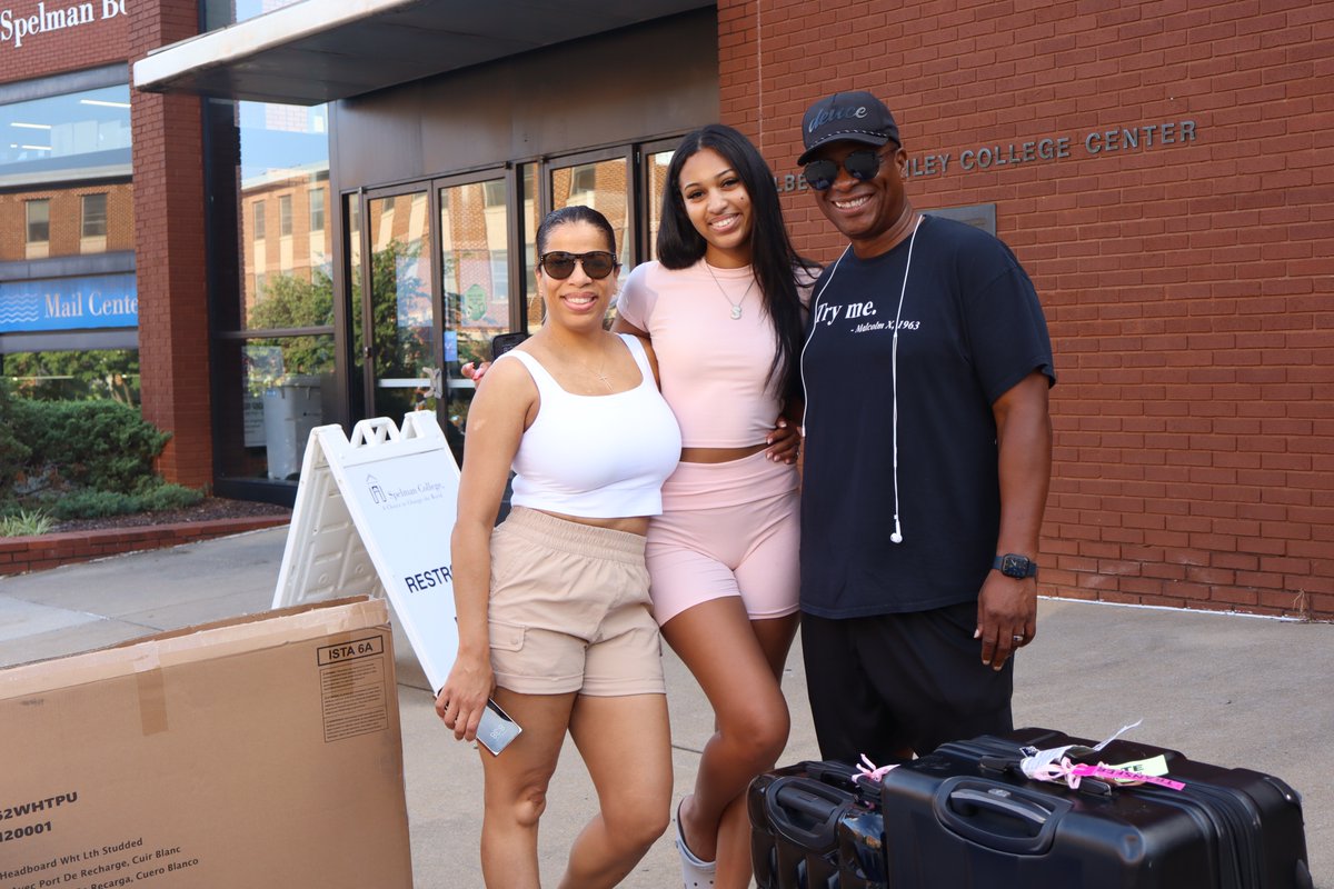 SpelmanCollege's tweet image. Scenes from Day 1 of #SpelmanNSO! Class of 2028, we enjoyed meeting you and your loved ones. #Spelman28