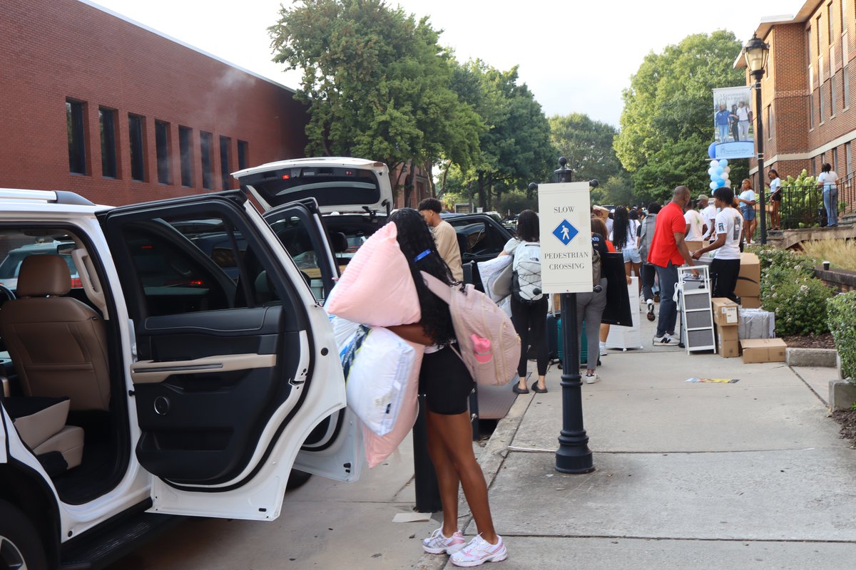 SpelmanCollege's tweet image. Scenes from Day 1 of #SpelmanNSO! Class of 2028, we enjoyed meeting you and your loved ones. #Spelman28