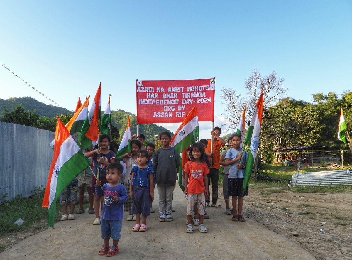 official_dgar's tweet photo. ASSAM RIFLES ORGANISES 'HAR GHAR TIRANGA' CAMPAIGN AT SAJIK TAMPAK, MANIPUR
#AssamRifles organised #HarGharTiranga campaign on the occasion of #78thIndependenceDay at Sajik Tampak, Chandel District #Manipur on 14th August 2024. The event was a symphony of patriotism and unity and was aimed to ignite a profound sense of national pride amongst the young hearts. #AzadiKaAmritMahotsav #SelfieWithTiranga @adgpi @HMOIndia @MinOfCultureGoI @PIBHomeAffairs