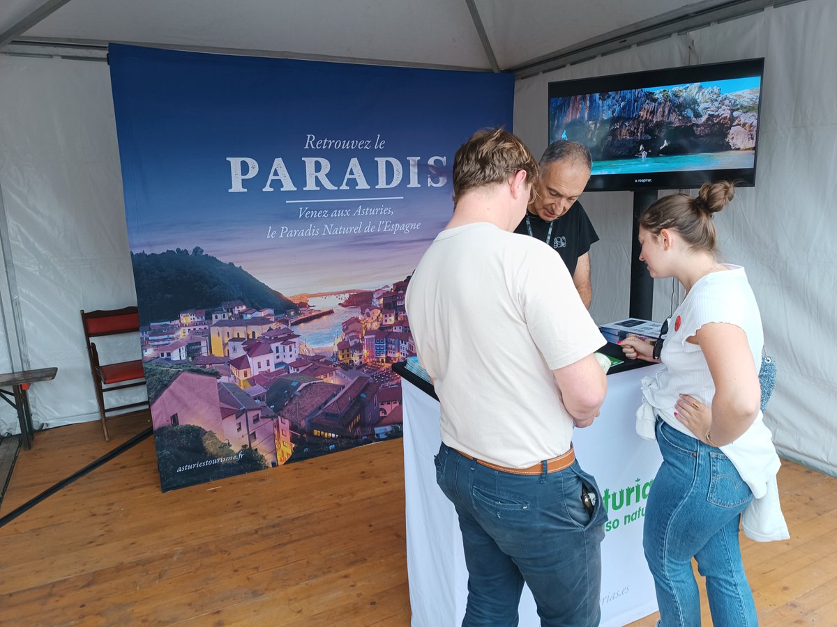 revistalasidra's tweet photo. La @SidraDasturias tamién ta presente nel Festival Interceltique d'An Oriant @festilorient https://t.co/B0b2sdAMD4