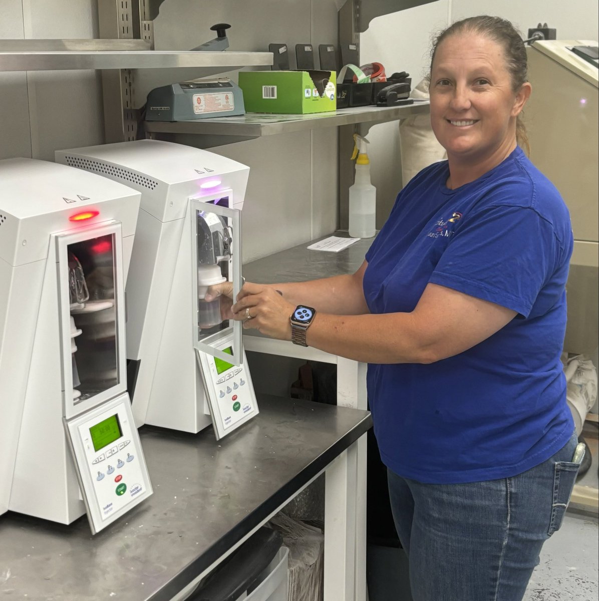studio32CDT's tweet photo. I am absolutely in love with our Ivobase systems! I can’t believe I waited so long to make this change. Ivobase injection has changed the way we process acrylic resin. Polymerization shrinkage is compensated by the use of continuous injection pressure leaving minimal shrinkage. https://t.co/WMIdFSHRg5