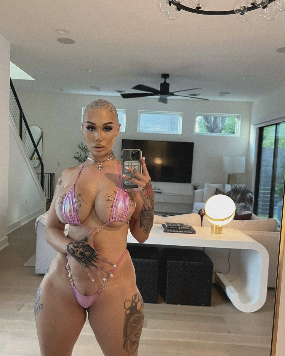destinicreams's tweet photo. good morning 😈 https://t.co/VF0hpiAslb