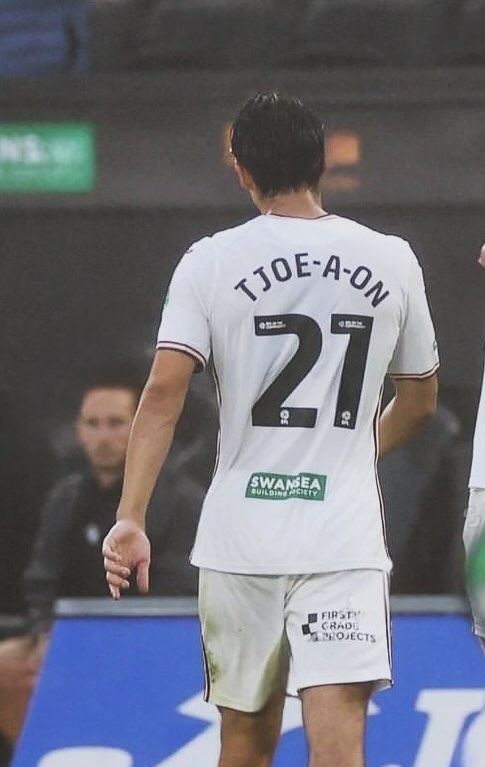 Deaendels's tweet photo. Jersey putih + rambut mail + keguyur hujan + muka garang + kotor kena tanah + acak2an + semangat juang tinggi 🔥

PLSSSS damagenya gila2an bgt 😭 emang yh pmain bola klo lgi dilapangan menyala sekali pesonanya https://t.co/n2aIdZYox6