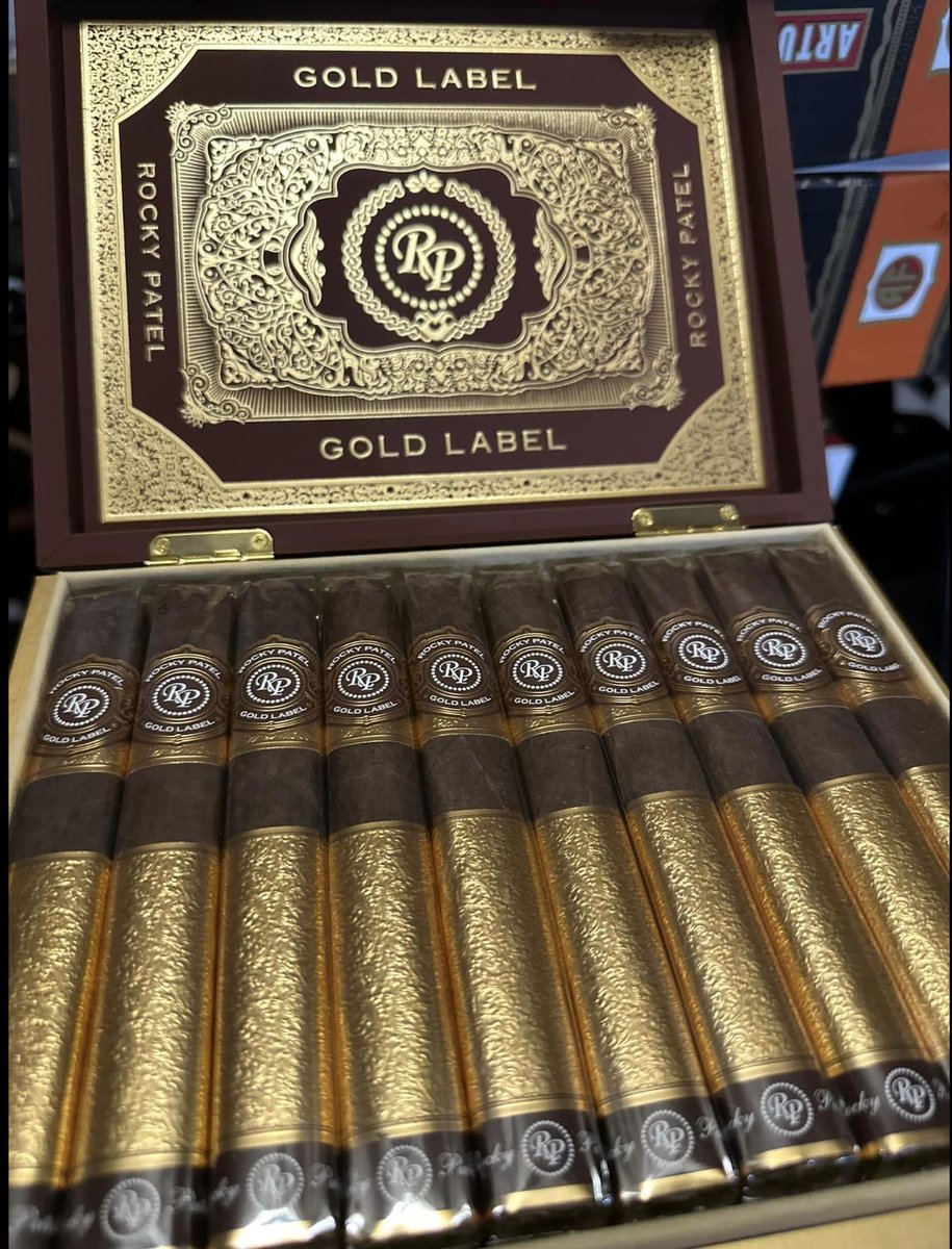 LiveOddsMJ's tweet photo. Only place in the Ohio valley you'll see these bangers! @CigarLife4Life https://t.co/7N6HA6bbMa