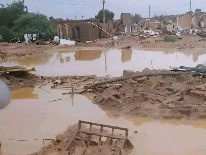 لا تغفلوا عن السودان، الوضع دلوقتي مبقاش حرب بس، بقي حرب، وفيضانات، وسيول..
