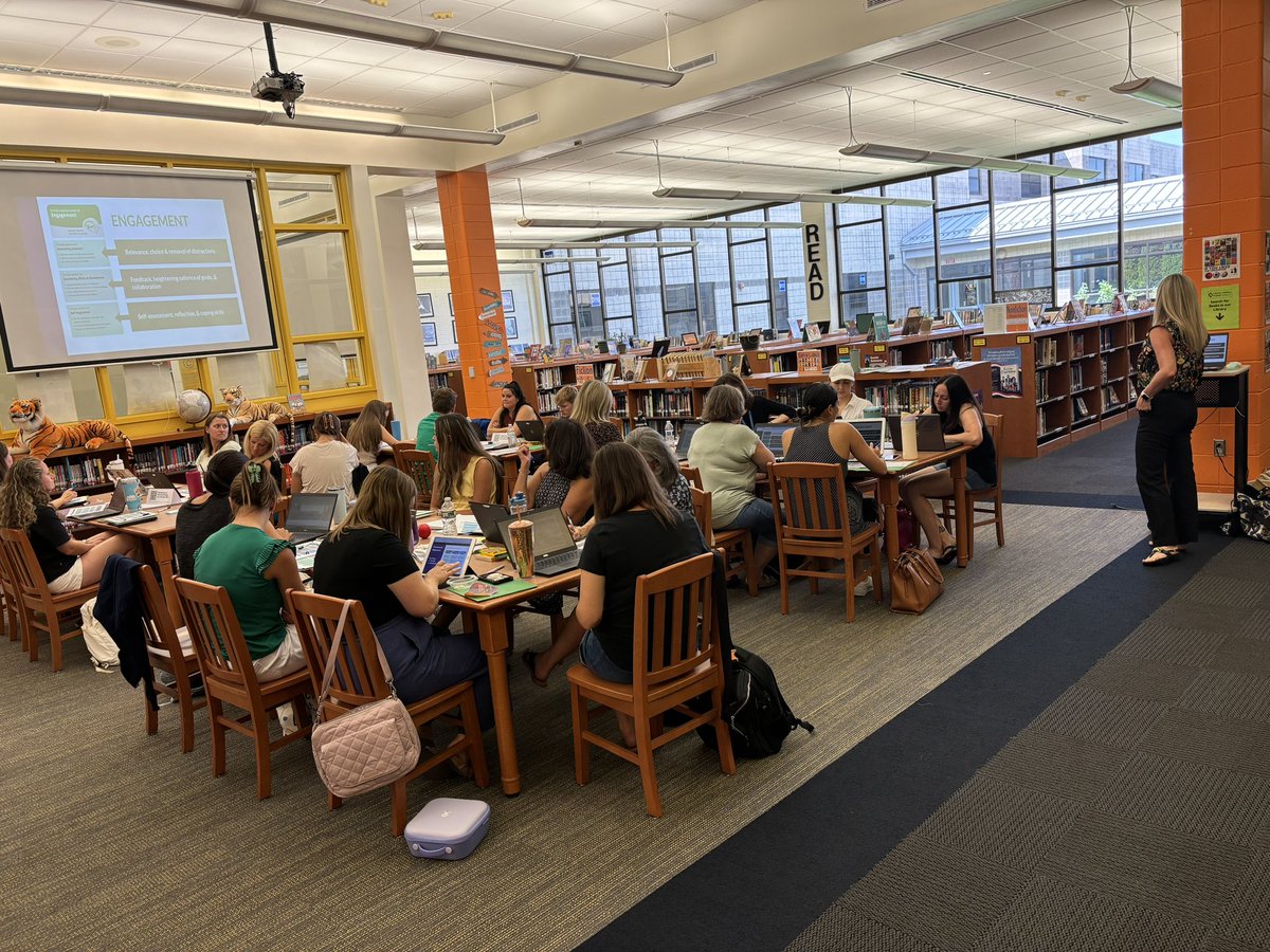 Learning alongside of our <a href="/FlemRarSchools/">FlemRarSchools</a> staff from all six buildings.   Happy to facilitate with <a href="/MrsBurns231/">Rebecca Burns</a> ! #engagement #representation, #action/expression