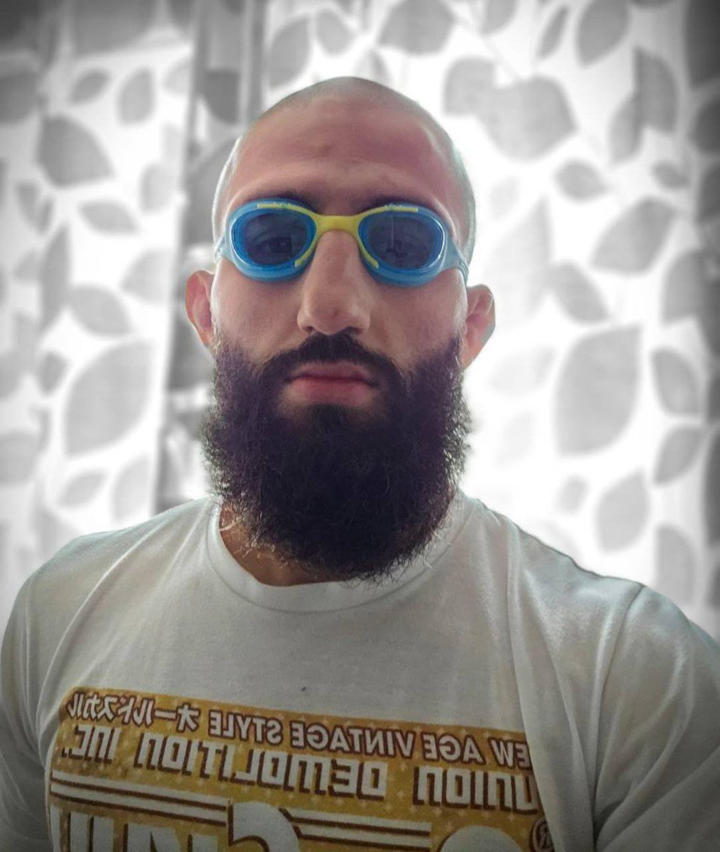 Je bats même <a href="/leon_marchand/">Léon</a> au 400m nage libre 🏊🏼‍♂️ 😅