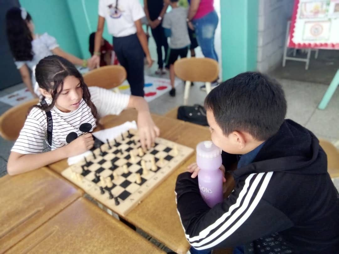 geminismg's tweet photo. Continúa el escuelas abiertas 2024 en todo el Edo. Anzoátegui, nuestros niños, niñas y jóvenes disfrutan su periodo vacacional realizando actividades recreativas, deportivas y culturales.

#14Ago
#HastaProntoX
#sergetti #luzzers
#FidelPorSiempre https://t.co/pXMWCAxkge