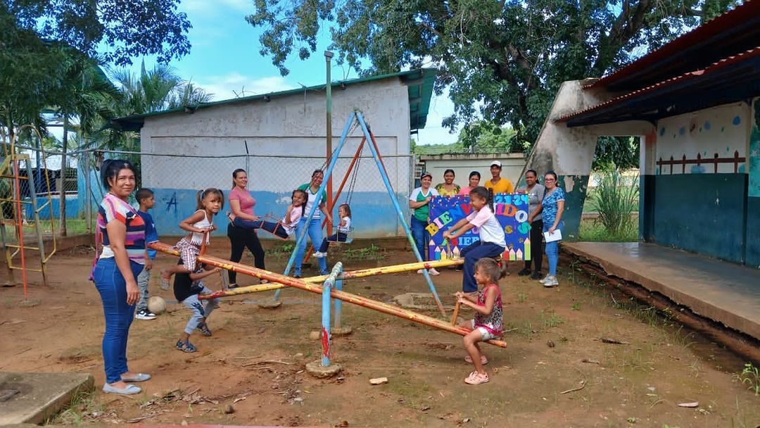 geminismg's tweet photo. Continúa el escuelas abiertas 2024 en todo el Edo. Anzoátegui, nuestros niños, niñas y jóvenes disfrutan su periodo vacacional realizando actividades recreativas, deportivas y culturales.

#14Ago
#HastaProntoX
#sergetti #luzzers
#FidelPorSiempre https://t.co/pXMWCAxkge