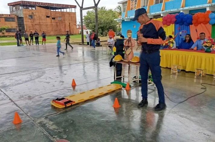 geminismg's tweet photo. Estamos de fiesta en todos los estados del país. Como un equipo del Buen Gobierno del Pdte. Nicolás Maduro, nos encontramos activos/as en nuestras instituciones educativas para promover la paz, el aprendizaje y la diversión. 
 
#14Ago
#HastaProntoX
#sergetti 
#FidelPorSiempre https://t.co/9uInNalFI1